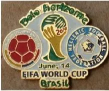 фото, Футбол - матчевый значок из серии  "Чемпионат Мира 2014"  Колумбия - Греция