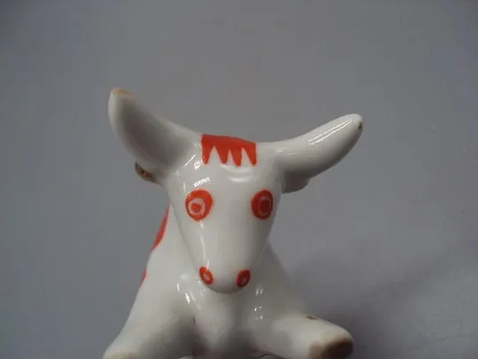 Фигура фарфор статуэтка миниатюра Киев бык бычок высота 5 см, длина 11 см №13751 Де купити