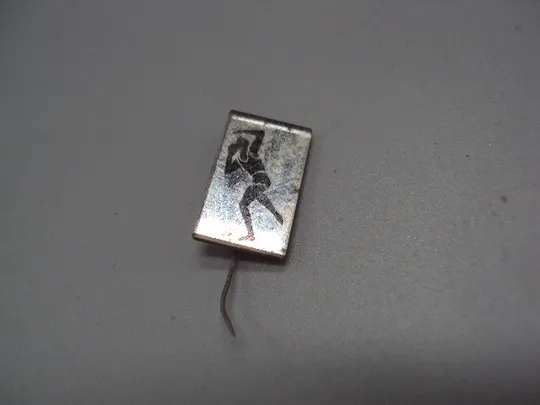 Знак спорт ручной мяч волейбол гандбол метание мяча ссср стекло франчик игла №17820 Ціна