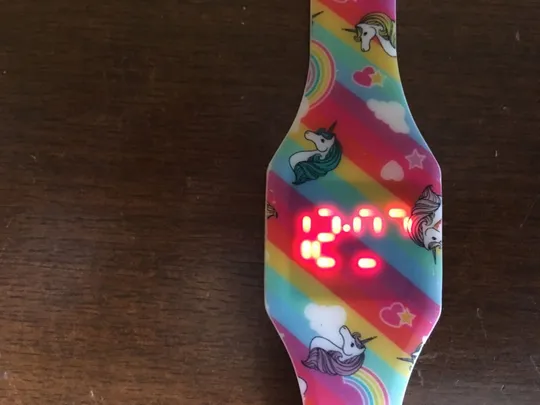 Часы детские тонкие с проблемкой Ціна