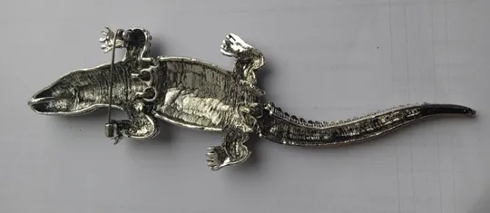 Купити Брошь "Крокодильчик" с камнями интересная,оригинальная mv 908