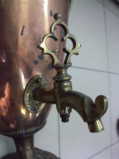 Самовар кубок ваза герб ORA LABORA ET бульотка медь, латунь высота 60,5 см, диаметр 19,1 см №13935 Недорого