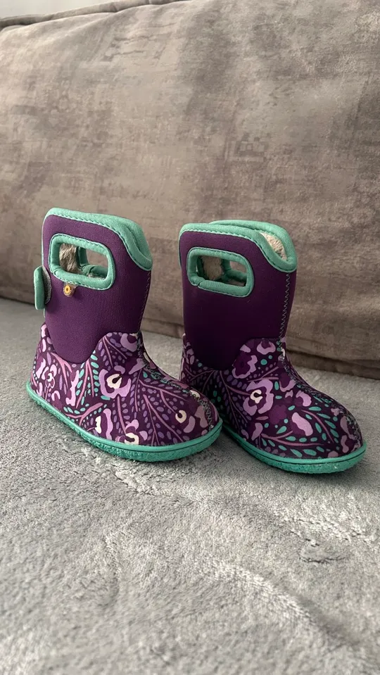 Теплі дитячі водонепроникні чоботи Bogs Ціна