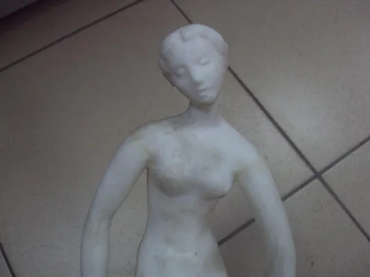 Купити Фигура пластик ню девушка вытирает ноги №287