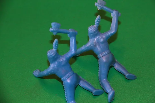 ІНДІАНЕЦЬ ЩО КРАДЕТЬСЯ З ТОМАГАВКОМ индеец TIM-MEE 65-70мм ОРИГІНАЛ США-ФРГ З аукціону