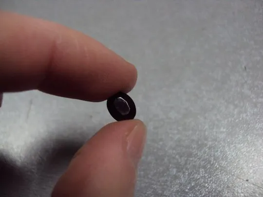 Камень гранат темно-красный овальный для ювелирных изделий вес 0,2 г размер 3,5 х 8 х 6 мм №13279 Недорого