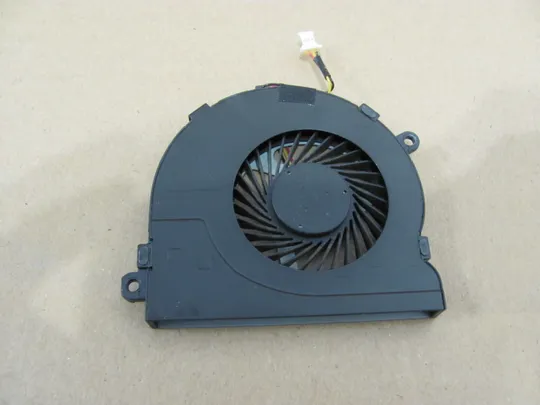 330-8 Вентилятор (кулер, FAN) 0CGF6X   для  Dell VOSTRO 15 3000 3561 3562 3565 3567 3568  оригінал З аукціону