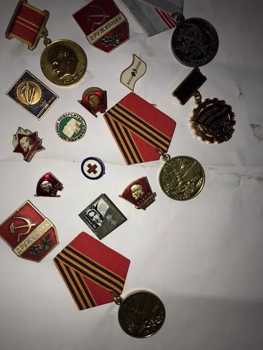 Радянські значки та медалі Ціна