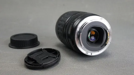 полнокадровый телеобъектив Canon EF 100-300mm/4.5-5.6 USM Ф58mm Де купити