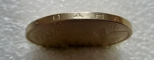 (5577) 1 гривня 2005 викришки у першій цифрі "0" слова "2005" та в букві "Р" слова "ГРИВНЯ" на гурті (1 гривна 2005 брак) Де купити