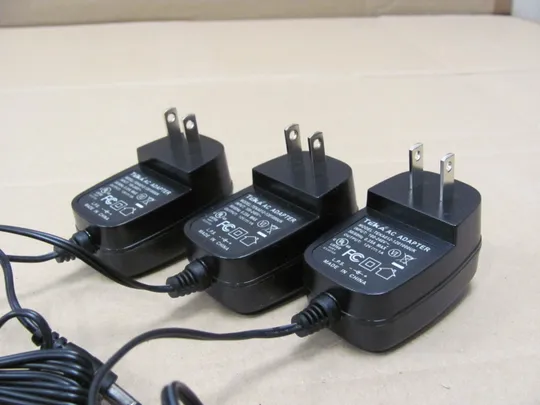 Купити адаптер живлення TEKA teka012-1201000uk 12V 1A 5.5 * 2.0 mm оригінал ЦІКАВИТЬ ОПТ