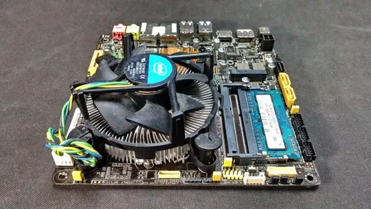 Купити материнская плата microATX OMNI EMB-H81B-B10 / 2Gb DDR3 / mSATA / 1xPCI-E/ HDMI LGA 1150