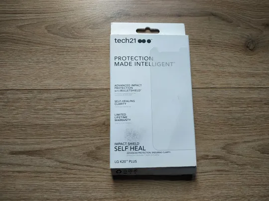 Оригінальна Tech21 протиударна захисна плівка для LG K20 Plus гнучке скло пленка Ціна
