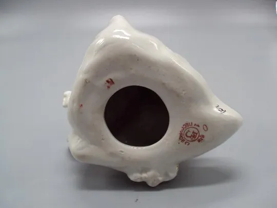 Фигура фарфор статуэтка ПЗ Песочное мальчик с полотенцем ребенок вытирает ноги высота 14,8 см №14461 Недорого