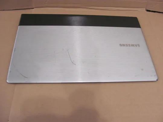 407-11 кришка матриці BA75-03355A   для  Samsung NP305 NP305E7A  305E   оригінал Торговий майданчик