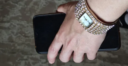 Купити Красивый и редкий браслет с часами,часы работают, камни-стразы искрятся и играют vq378