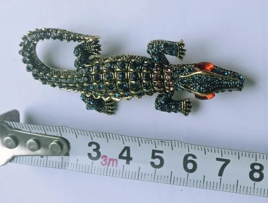 Брошь "Крокодильчик" с камнями интересная,оригинальная mv 908 Де купити