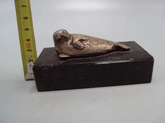 Купити фигура на подставке статуэтка тюлень серебро 925 проба вес 292,02 г размер 4,8х2,4х10х5,1 см №14353