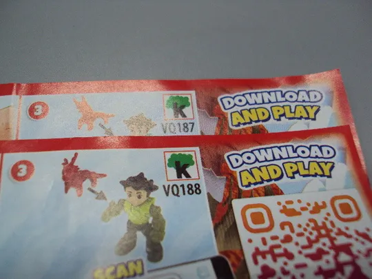 Фигурка киндер сюрприз VQ187 Ferrero парень и дракон на руке лот 2 шт №18618л Де купити