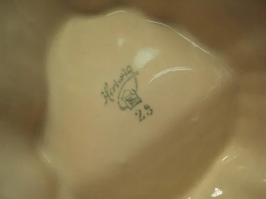 Фигура фарфор Германия Hertwig with co медведи на дереве медвежата на бревне размер 36,3х35,8 см №61 Недорого