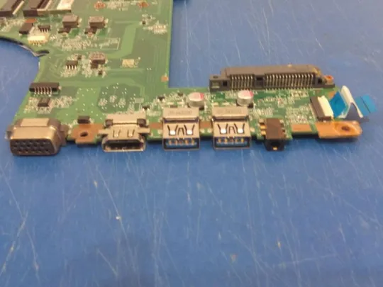 №197-20 материнська плата DA0BLMMB6E0 для TOSHIBA SATELLITE L50B L50D оригінал З аукціону