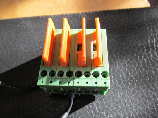 КЛЕМИ ДЛЯ ЗАПОБІЖНИКІВ KDS 3-SI ПІД ПАЙКУ ЛОТ 10 ШТ Недорого