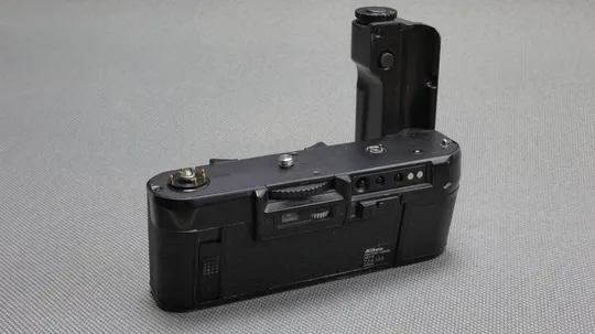 Моторный привод Nikon MD-4 для плёночных фотокамер Nikon F3 F3HP F3T F3P Вживане З аукціону