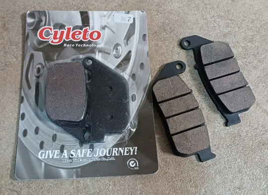 Купити Гальмівні колодки Cyleto передні та задні для XL 883 Sportster,XL 1200C Sportster.