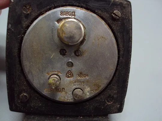 Настольные часы будильник Заря ссср на ходу размер 5,7х5,3 см №15868 Торговий майданчик