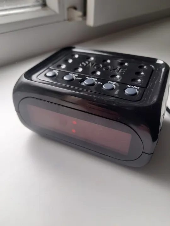 Годинник електронний З аукціону