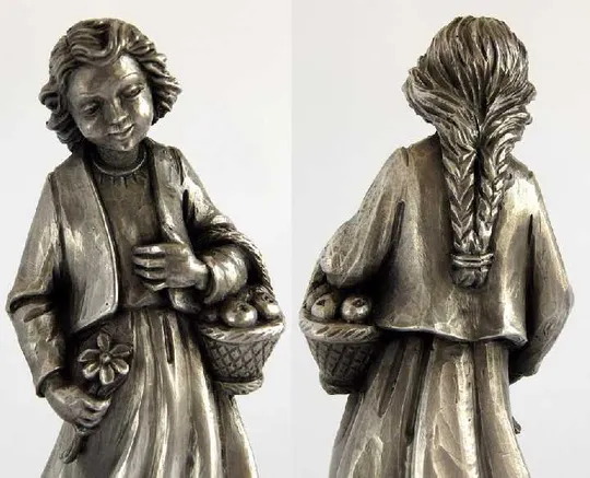 Купити Статуетка Дівчина з кошиком та квіткою олово Німеччина