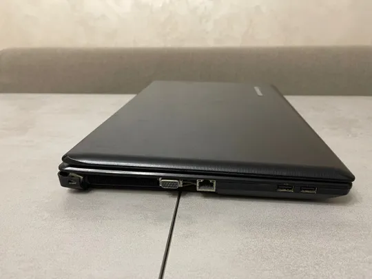 Комплектуючі, ноутбук на деталі Lenovo G575 - матриця, корпус, палмрест, кришка матриці та ін.  Ноутбук не робочий Де купити