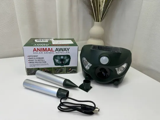 Ультразвуковий відлякувач тварин,із звуковим сигналом і спалахом Solar Animal Repeller (24) Ціна