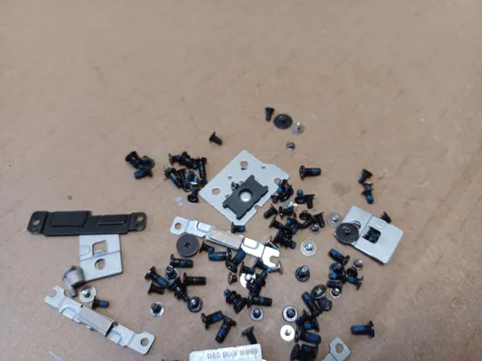 номер1055-31 комплектуюче краплення гвинти  для Dell  XPS 17 XPS17  9700 Precision 5750 оригінал З аукціону