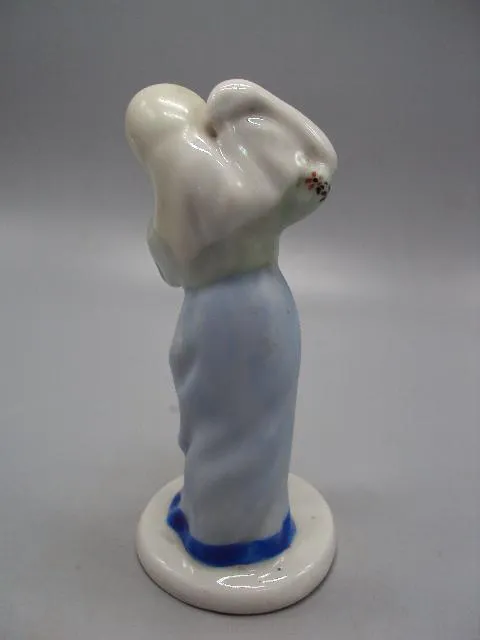 Фигура фарфор статуэтка Городница девочка плясунья Дарья с платком высота 14,2 см №146 Продаж