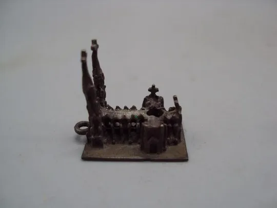 Брелок подвеска миниатюра подвес храм Базилика собор серебро 925 проба вес 4,51 г 1,7х1,8 см №38 Недорого