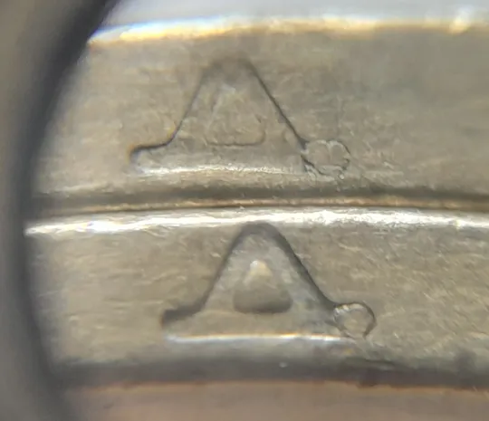 (256) 1 гривня 2005 викрошка у 'Д' в слові 'ОДНА' на гурті - 2 монети одним лотом (1 гривна 2005 брак) Де купити