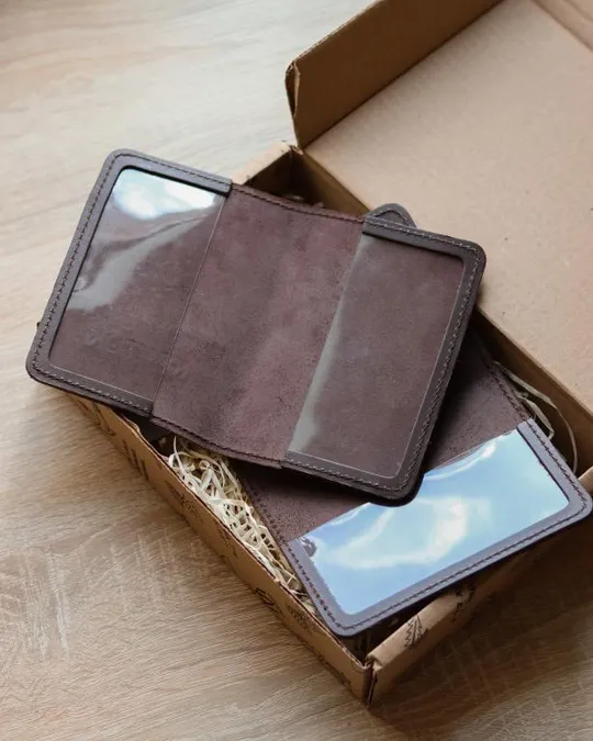 Подарунковий набір "Обкладинки на військовий квиток, паспорт", темно-коричневий з позолотою З аукціону