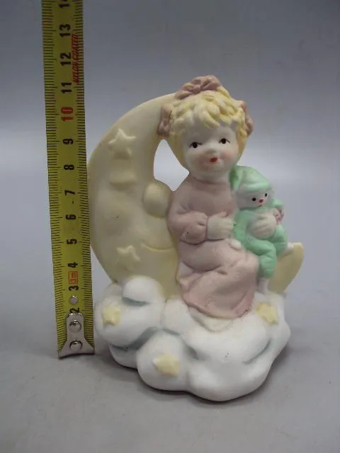 Купити Фигура фарфор статуэтка Германия Classic Porzellan Handarbeit девочка с куклой на луне 11,3 см №26