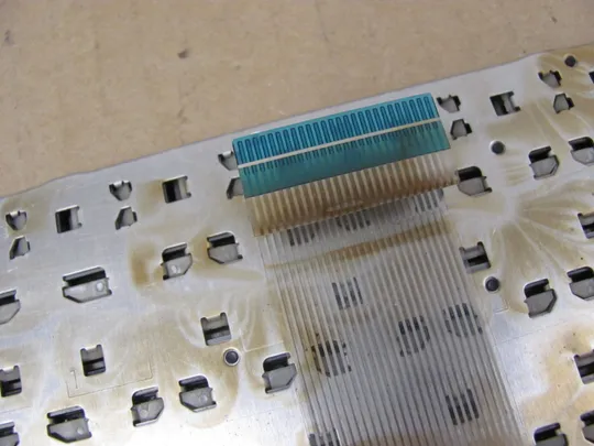 747-28 клавіатура V111922AK5   для MEDION Akoya P6512 оригінал Де купити