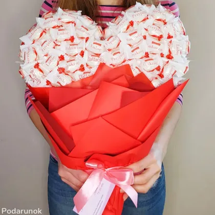 фото, Серце з цукерок Рафаелло Raffaello оригінальний подарунок коханій людині