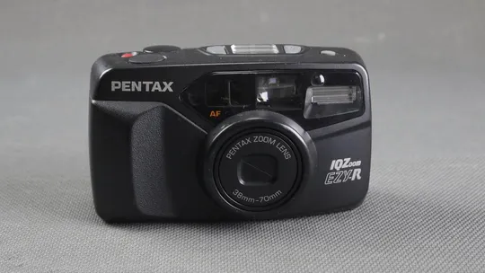 Фотоаппарат пленочный Pentax IQZoom EZY-R объектив Pentax AF Zoom Lens 38-70mm Quartz Date Вживане Ціна