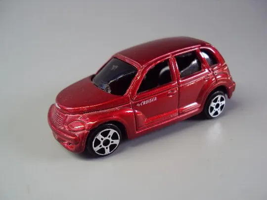 машинка chrysler pt cruiser maisto красный Китай высота 3 см, длина 7 см №10833 Ціна