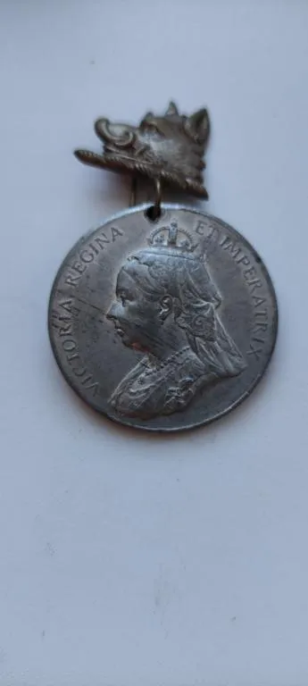 1897 год медаль королева Виктория в короне, колодка-кабан , Великобритания vb962 З аукціону