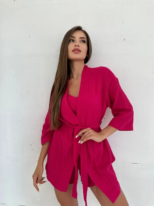 Комплект для дому і сну трійка з мусліну, халат кімоно, топ і шортики малиновий Де купити