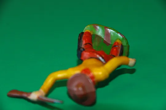 ковбой ГДР №074 Полковник МУНРО Ріхард Хопф ЖОВТА ГУМА З аукціону