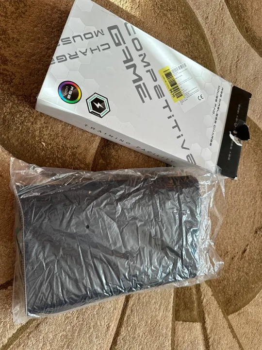 Ігрова поверхня з бездротовою зарядкою 15W килимок для миші з RGB підсвічуванням Wireless Charging RGB Gaming Mouse Pad (7) З аукціону