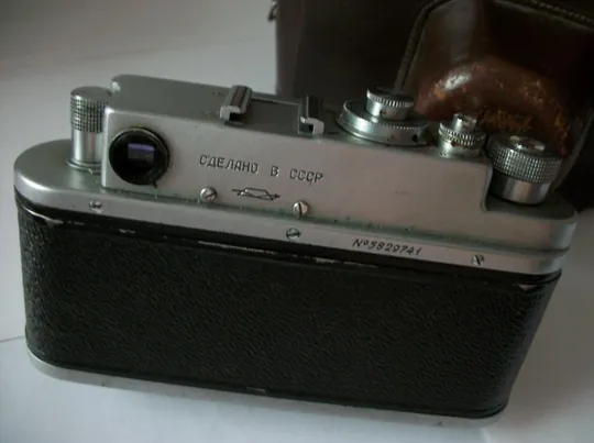 Фотоаппарат Зоркий-4, рельефные рамки на окнах [коллекц] 1958-г, Юпитер-8 с буквой П, Футляр, крышка З аукціону