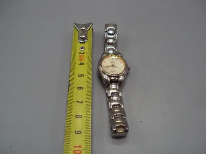 фото, Женские наручные часы QQ quartz Japan Q Q кварц Япония с браслетом длина 18,7 см №15890