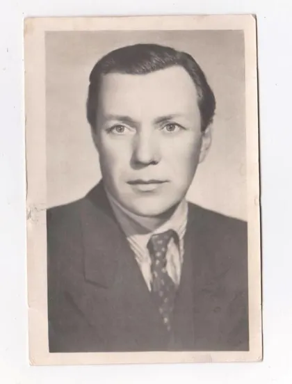 фото, Б.ЧИРКОВ - актор кіно = 1950-і р. - Київ = чиста = тираж 20 тис. ==